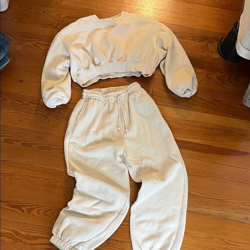 Zara Cream Cropped Sweatshirt and Joggers Set